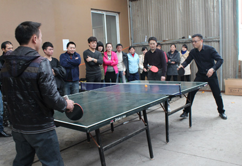 In celebration of the 2012 meeting, our company launched table tennis matches, tug-of-war competitions and other activities.